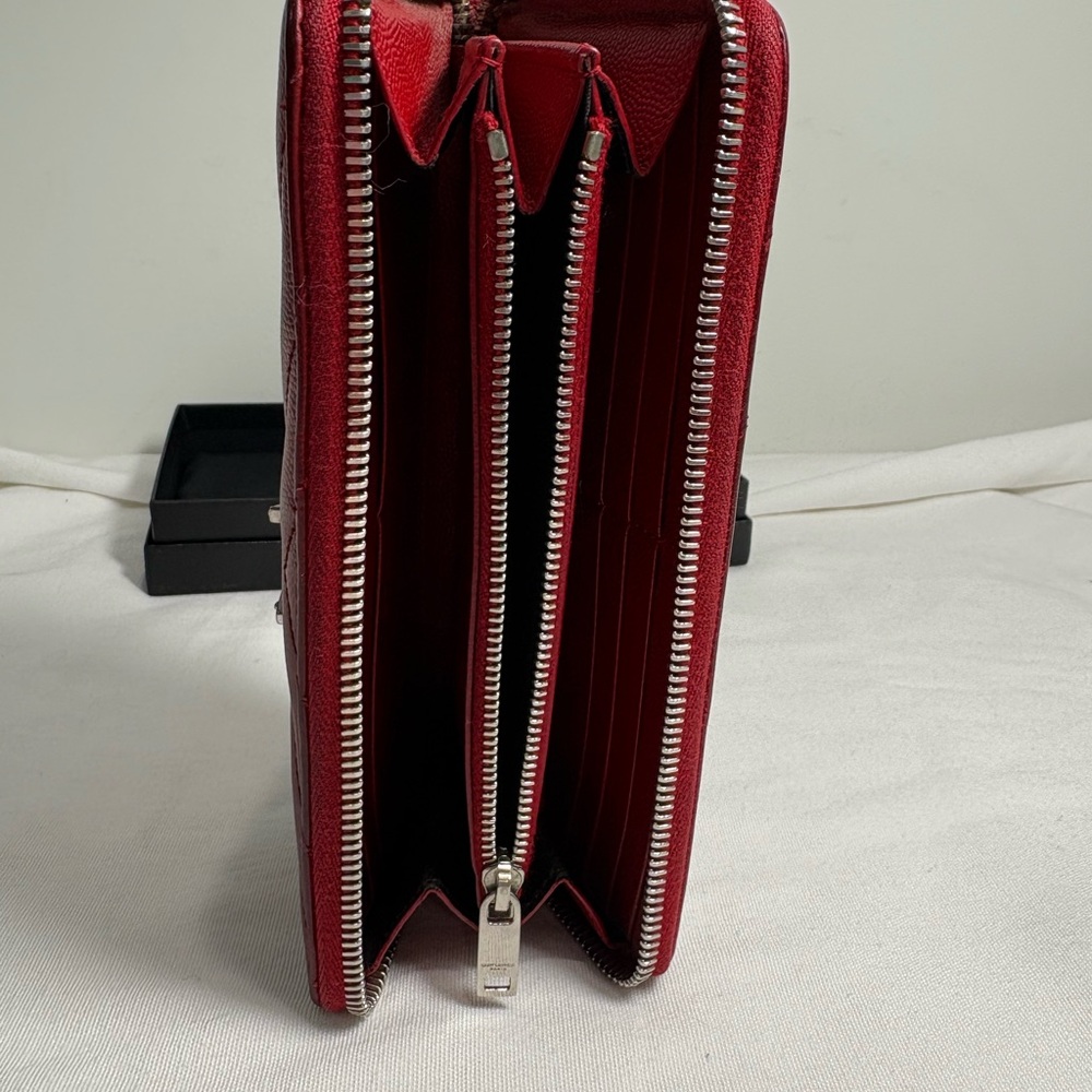 Authentic YSL YVES SAINT LAURENT quilted red wallet box cards, and certificate - Picture 8 of 12